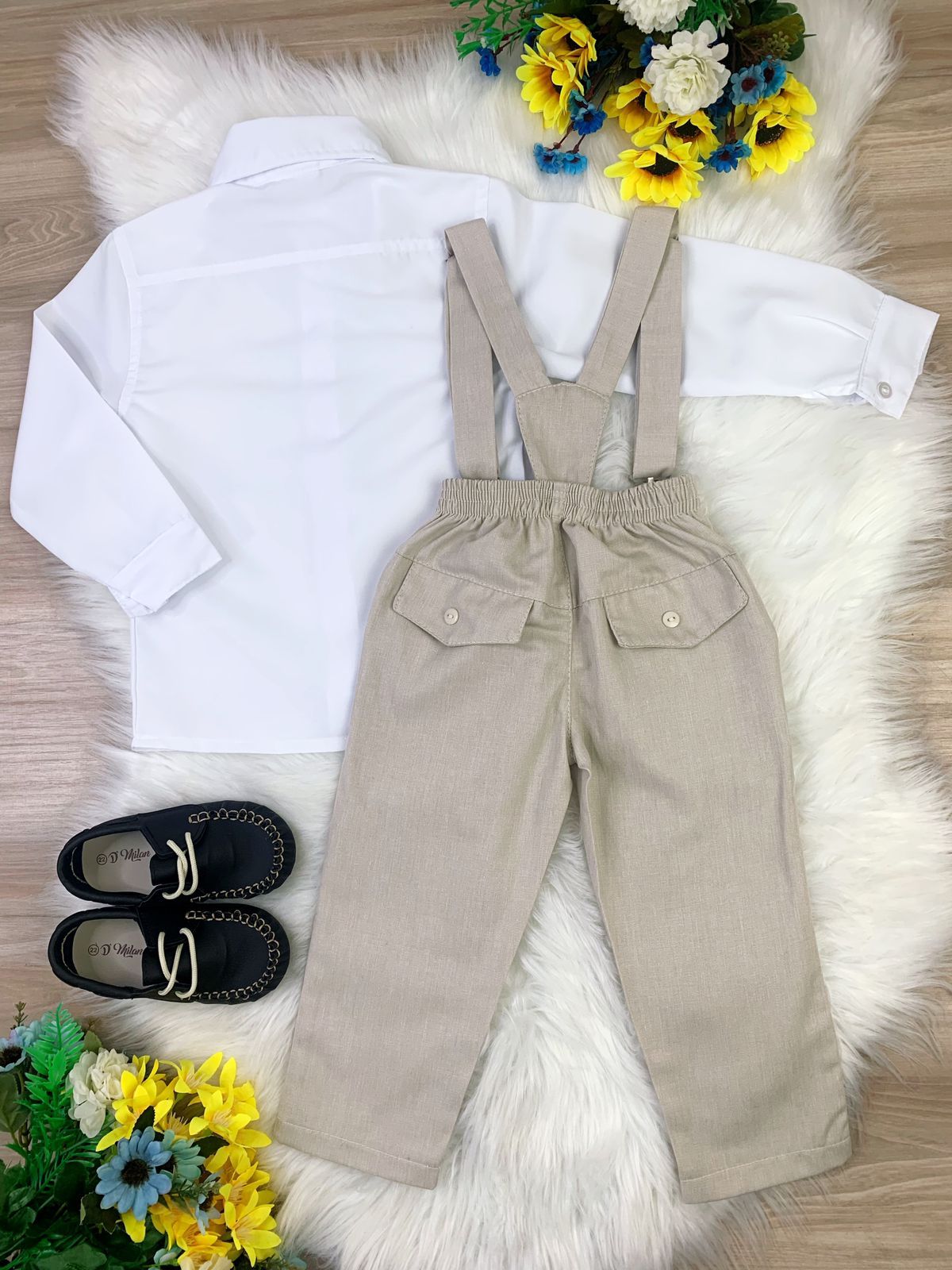 Conjunto formal: Camisa blanca, pantalón, tirantes beige