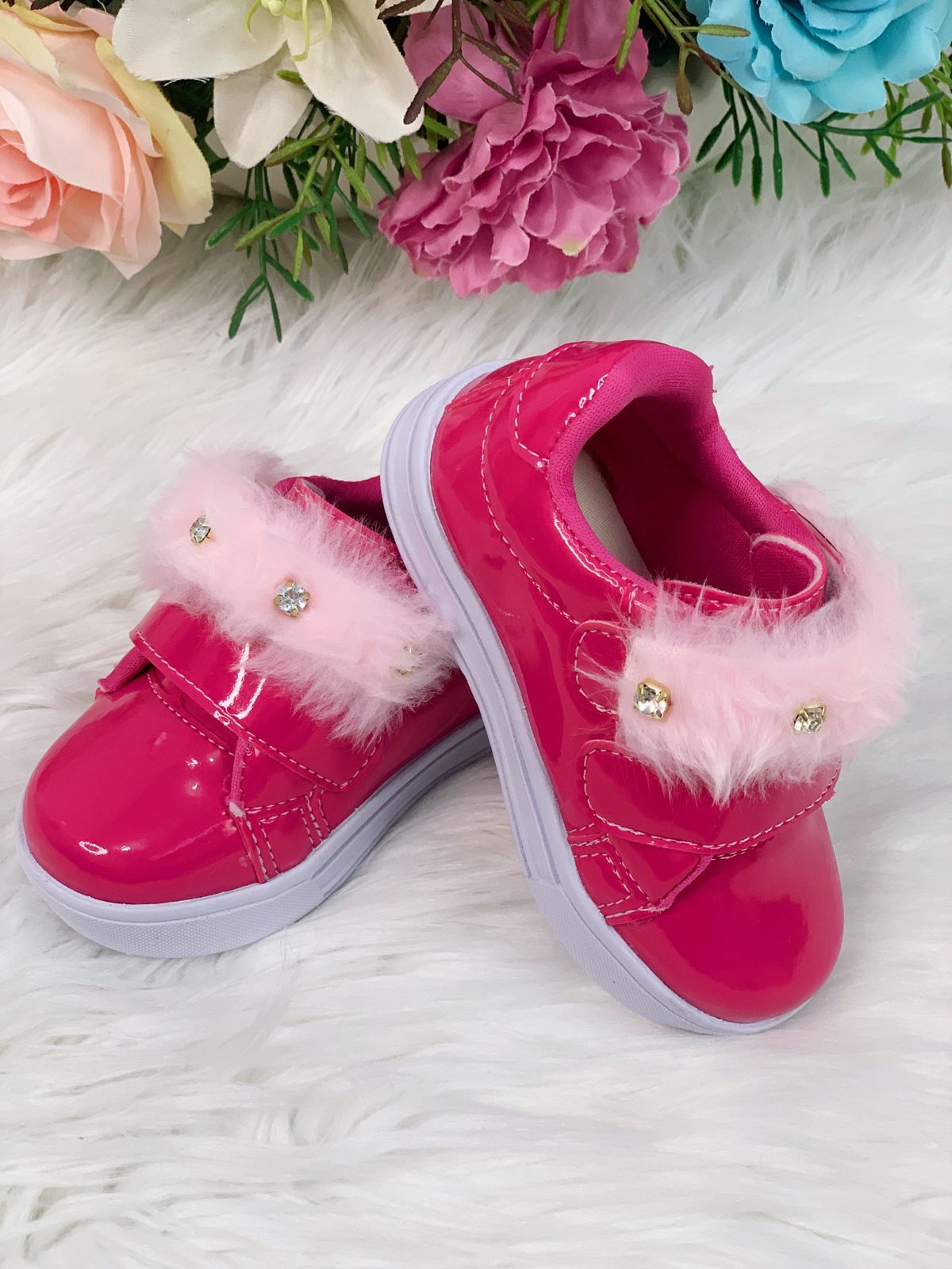 Tênis Pink Verniz Com Pelúcia e Strass Meninas