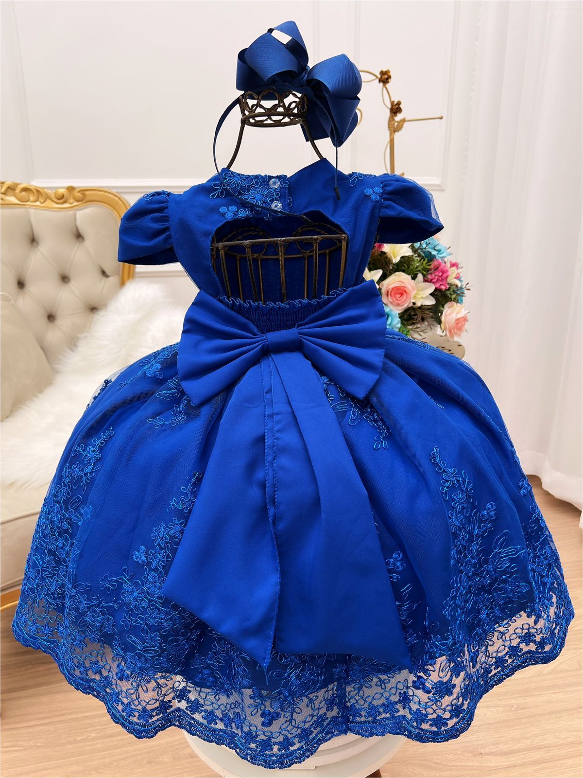 Vestido infantil azul real con encaje real y cinturón de perlas de lujo