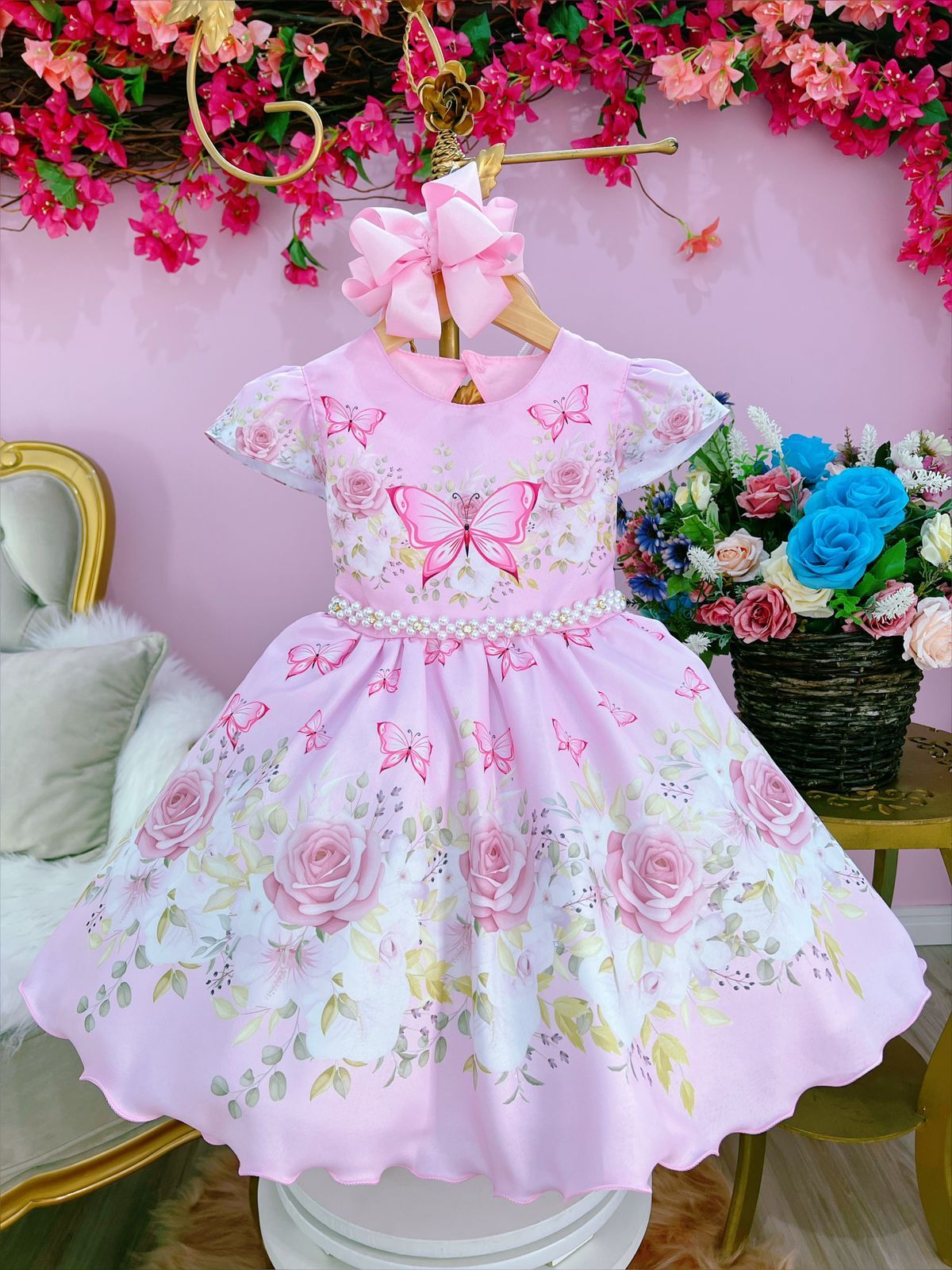 Vestido infantil de mariposas rosas con pedrería y perlas