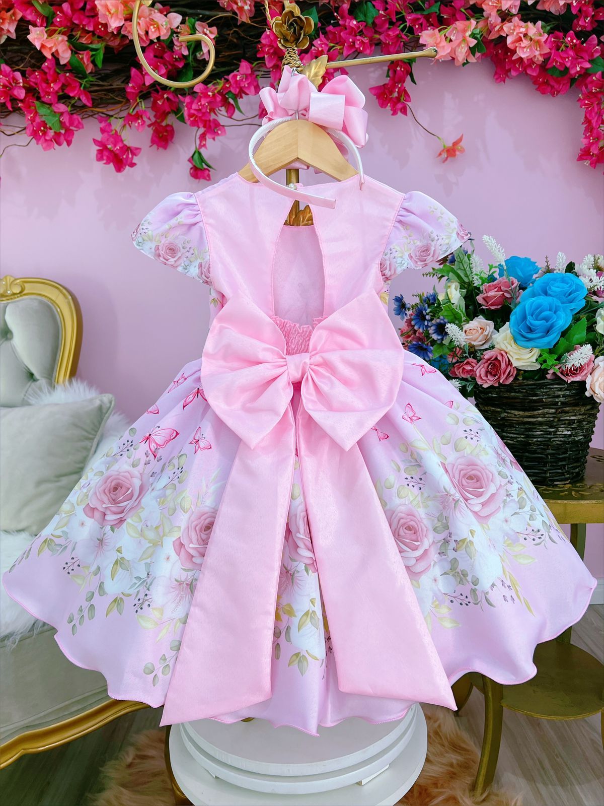 Vestido infantil de mariposas rosas con pedrería y perlas