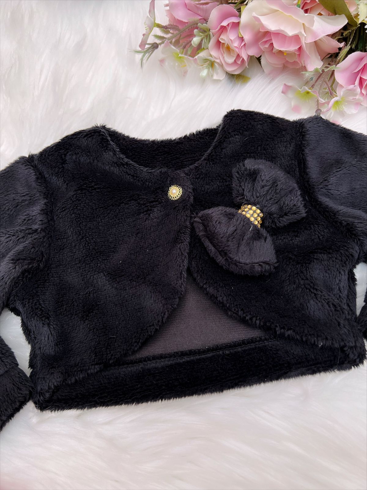 Bolero infantil de felpa negra con botón de lazo Stass
