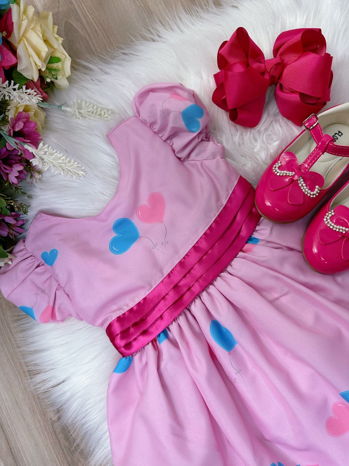 Vestido infantil de lujo con lazo de corazones de circo rosa