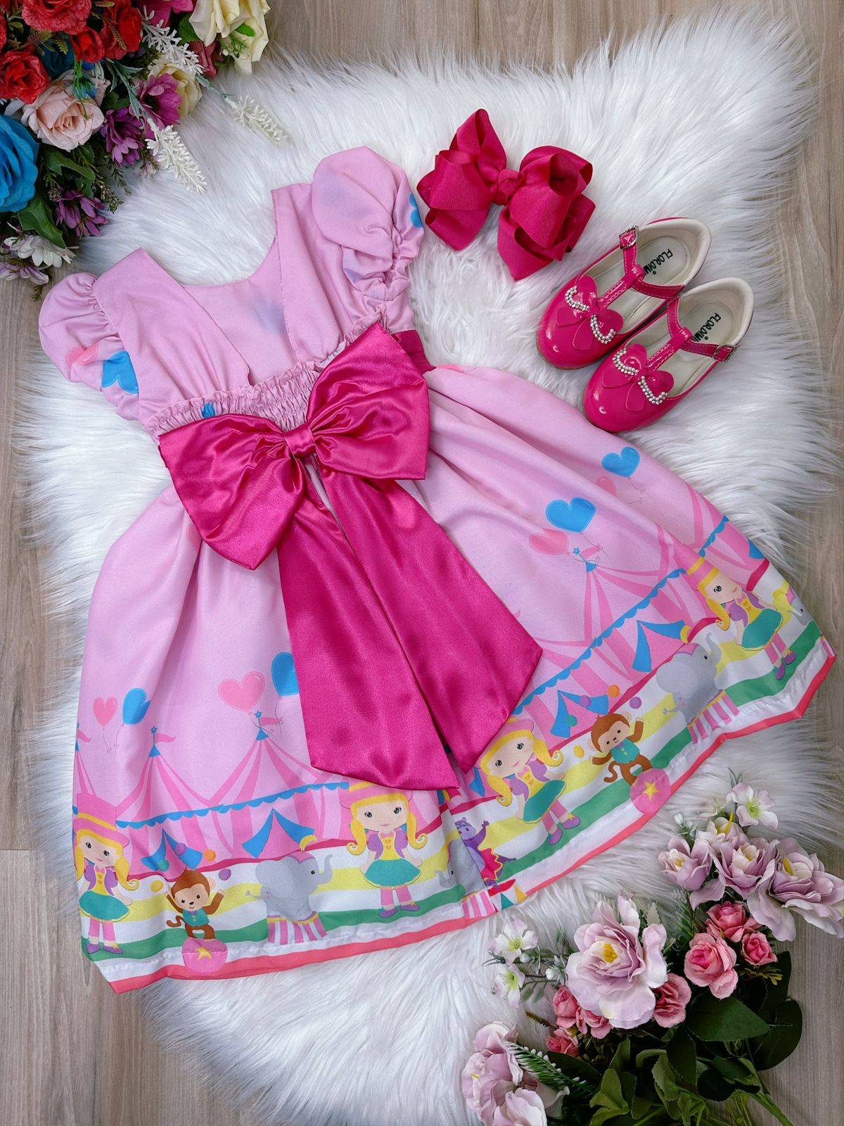 Vestido infantil de lujo con lazo de corazones de circo rosa