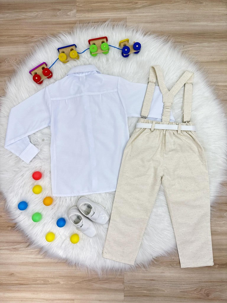 Conjunto Formal con Pantalón Beige, Corbata y Tirantes, y Camisa Blanca
