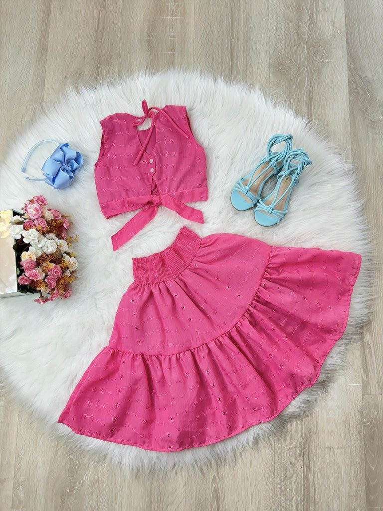 Conjunto de niña con top corto rosa y falda bordada de lujo de longitud media