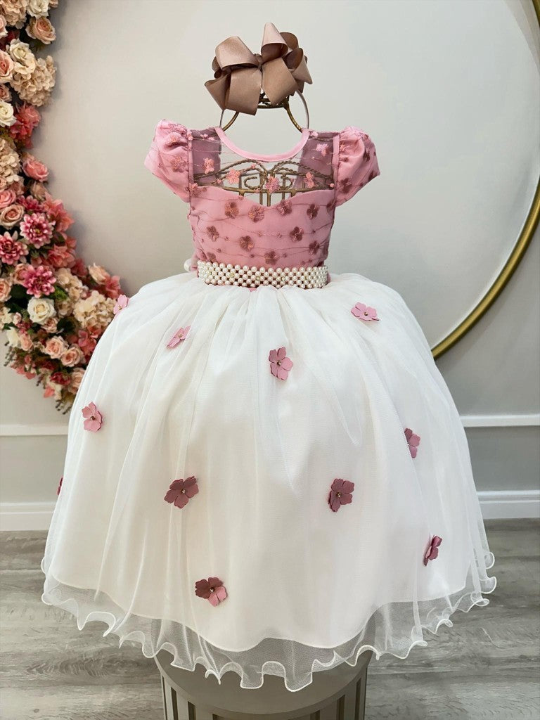 Vestido infantil rosa con falda de hombros descubiertos y aplique de encaje y flores
