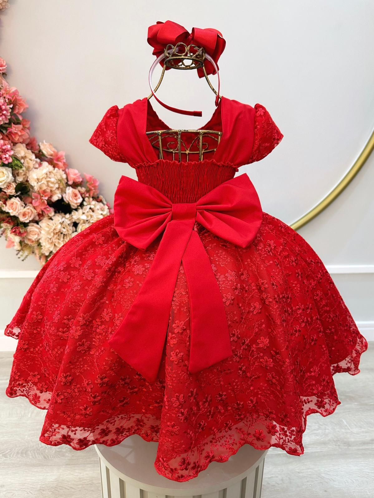 Vestido infantil de tul rojo con encaje floral y cinturón de perlas