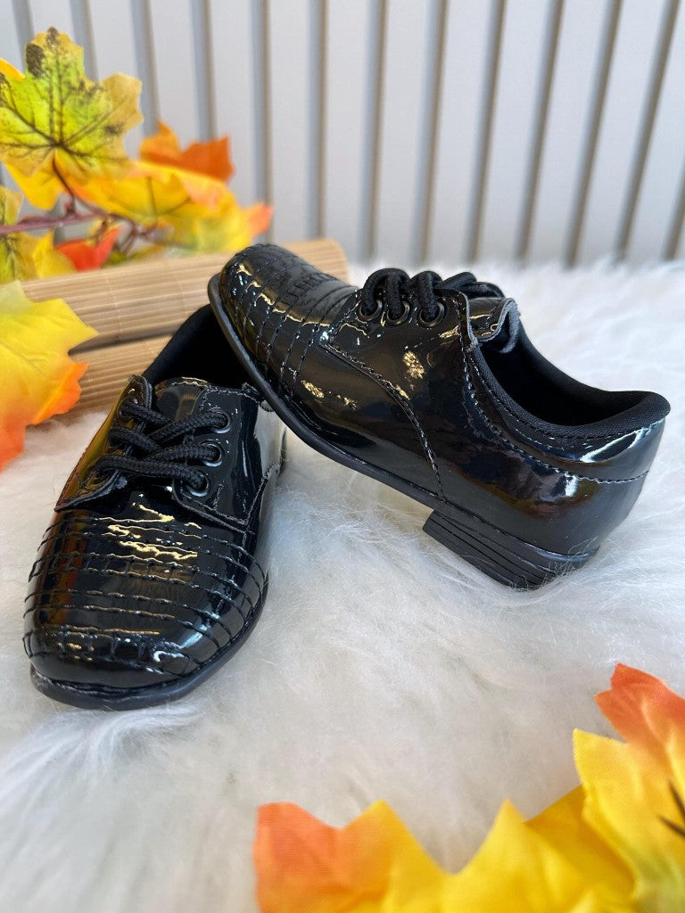 Zapatos de vestir negros de charol con cordones para niño