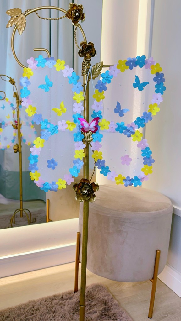 Hada del Jardín Encantado con Alas de Mariposa
