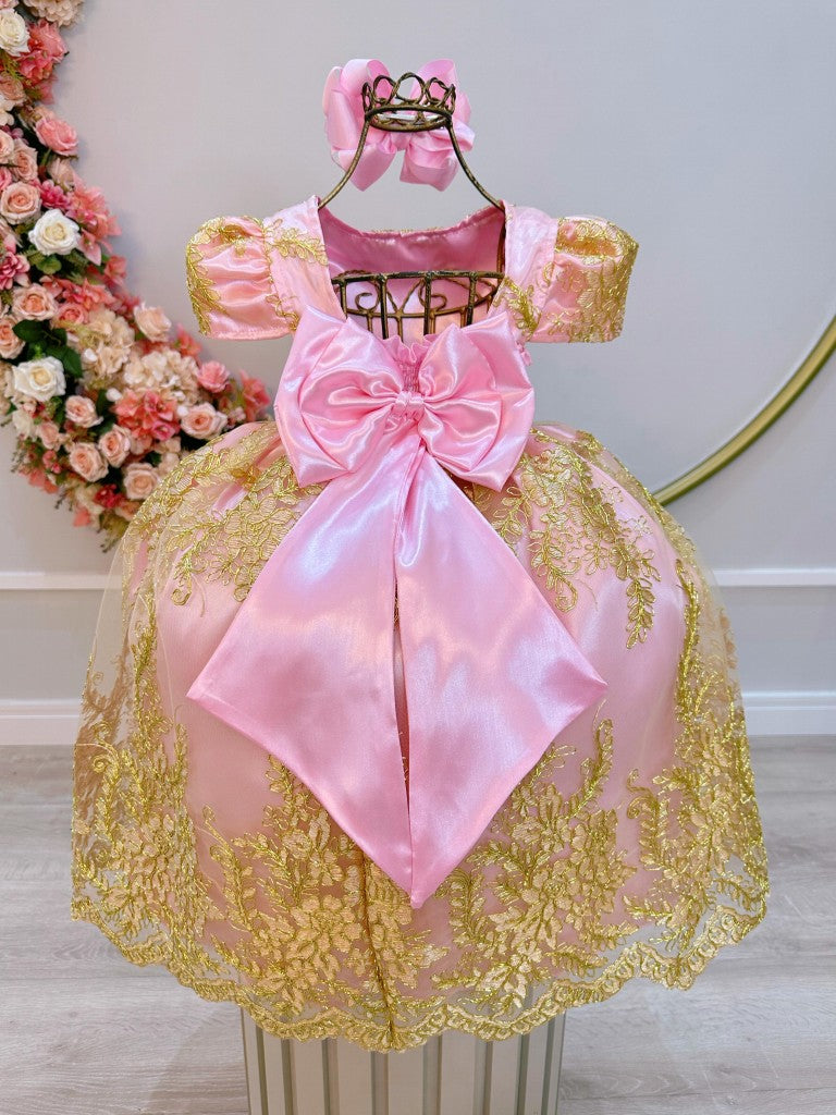 Vestido infantil rosa con encaje real dorado y perlas