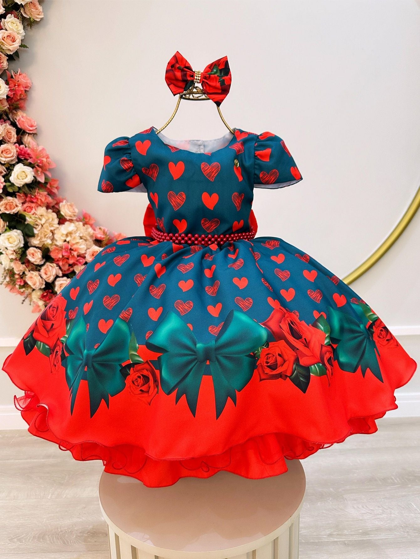 Vestido Infantil Verde con Lazo de Corazones y Rosas para Fiestas
