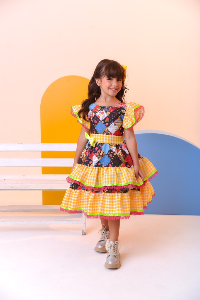 Vestido infantil de lujo Junino Arraiá con cuadros amarillos y coloridos