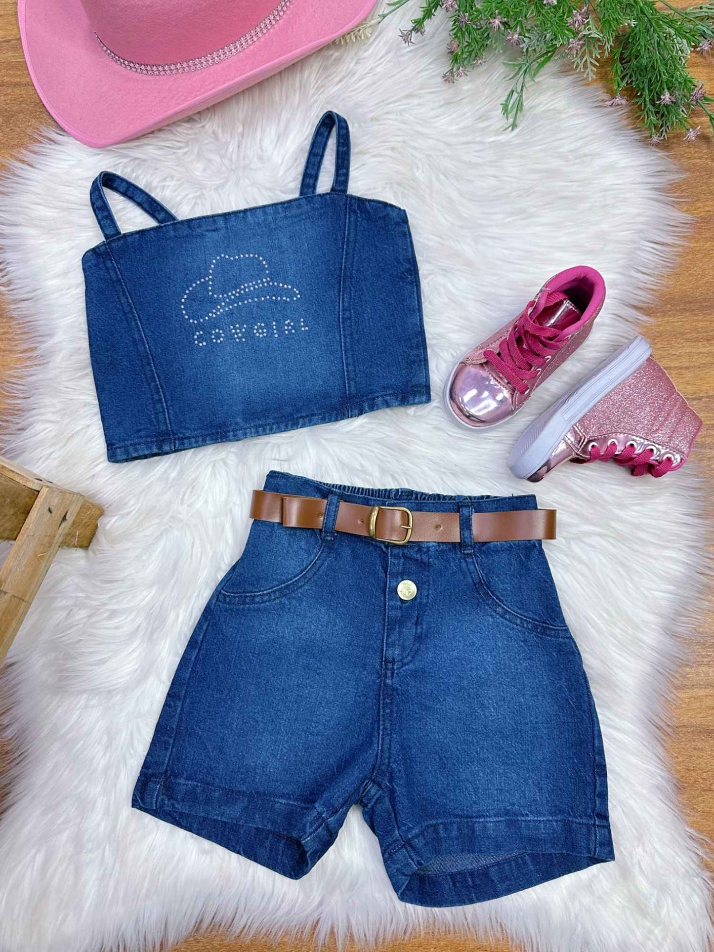 Conjunto infantil de blusa boiadeira informal y pantalones vaqueros cortos