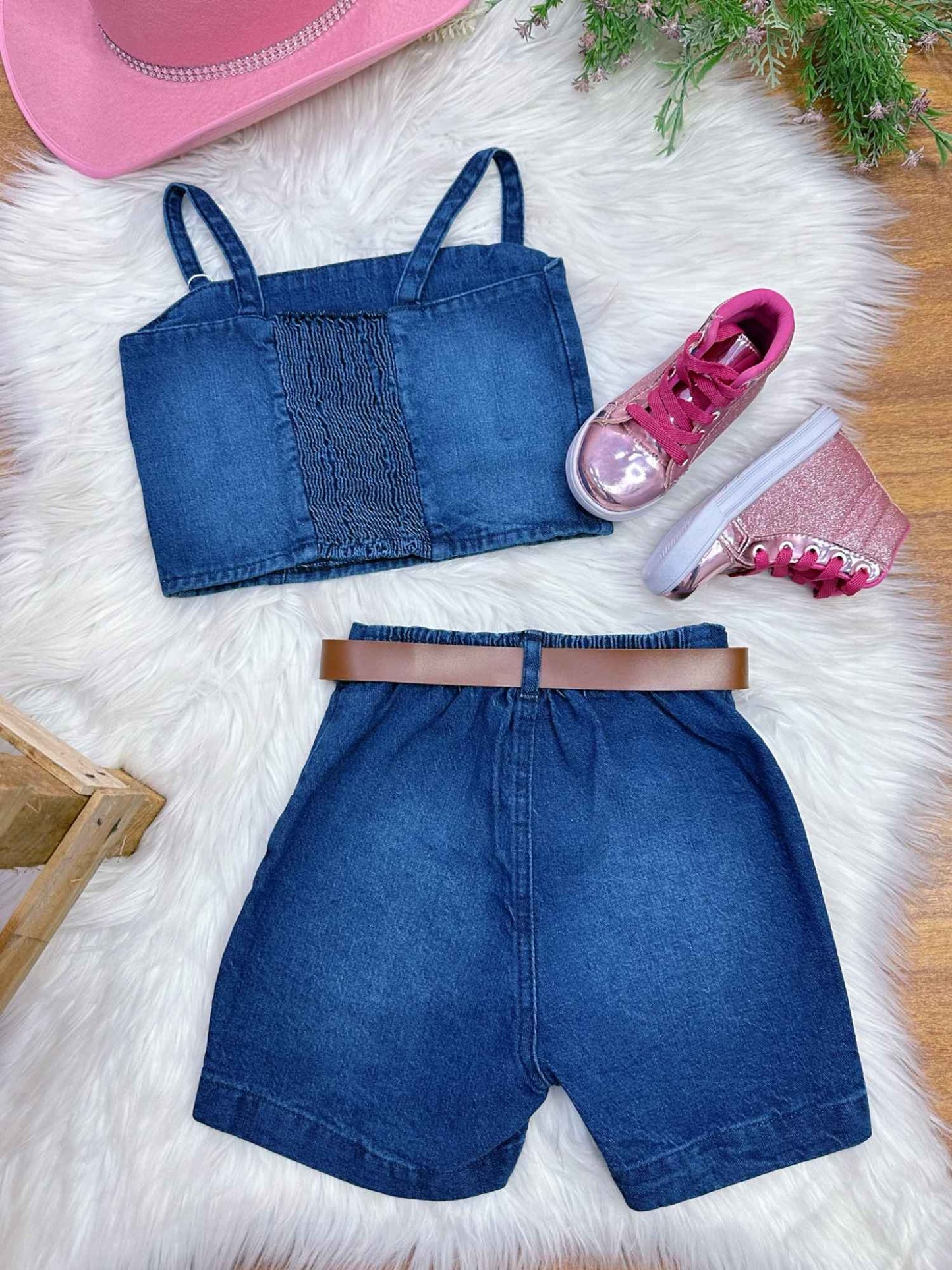 Conjunto infantil de blusa boiadeira informal y pantalones vaqueros cortos