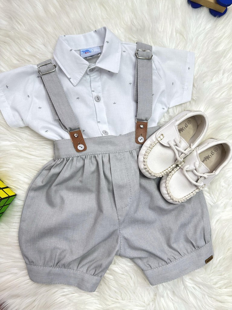 Conjunto social para bebé, camisa blanca, pantalón corto, corbata y tirantes grises