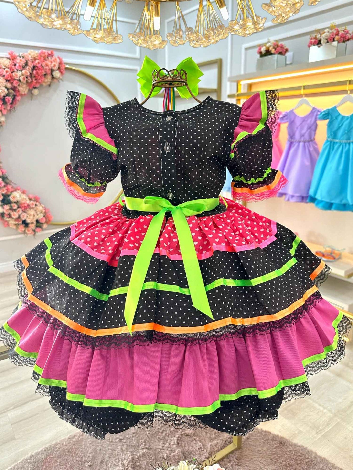 Vestido infantil de junio negro y colorido con volantes de lujo