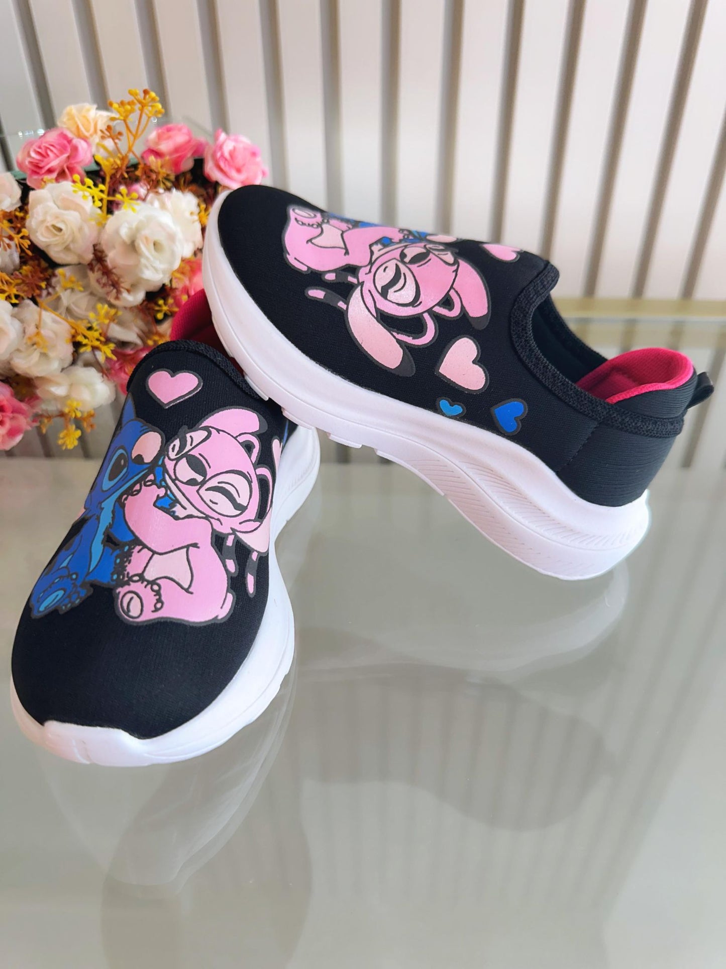 Zapatillas Easy-On para niña con temática de Lilo, Stitch y ángel en negro