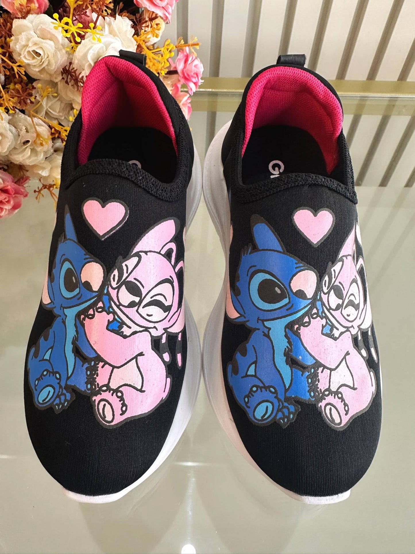 Zapatillas Easy-On para niña con temática de Lilo, Stitch y ángel en negro