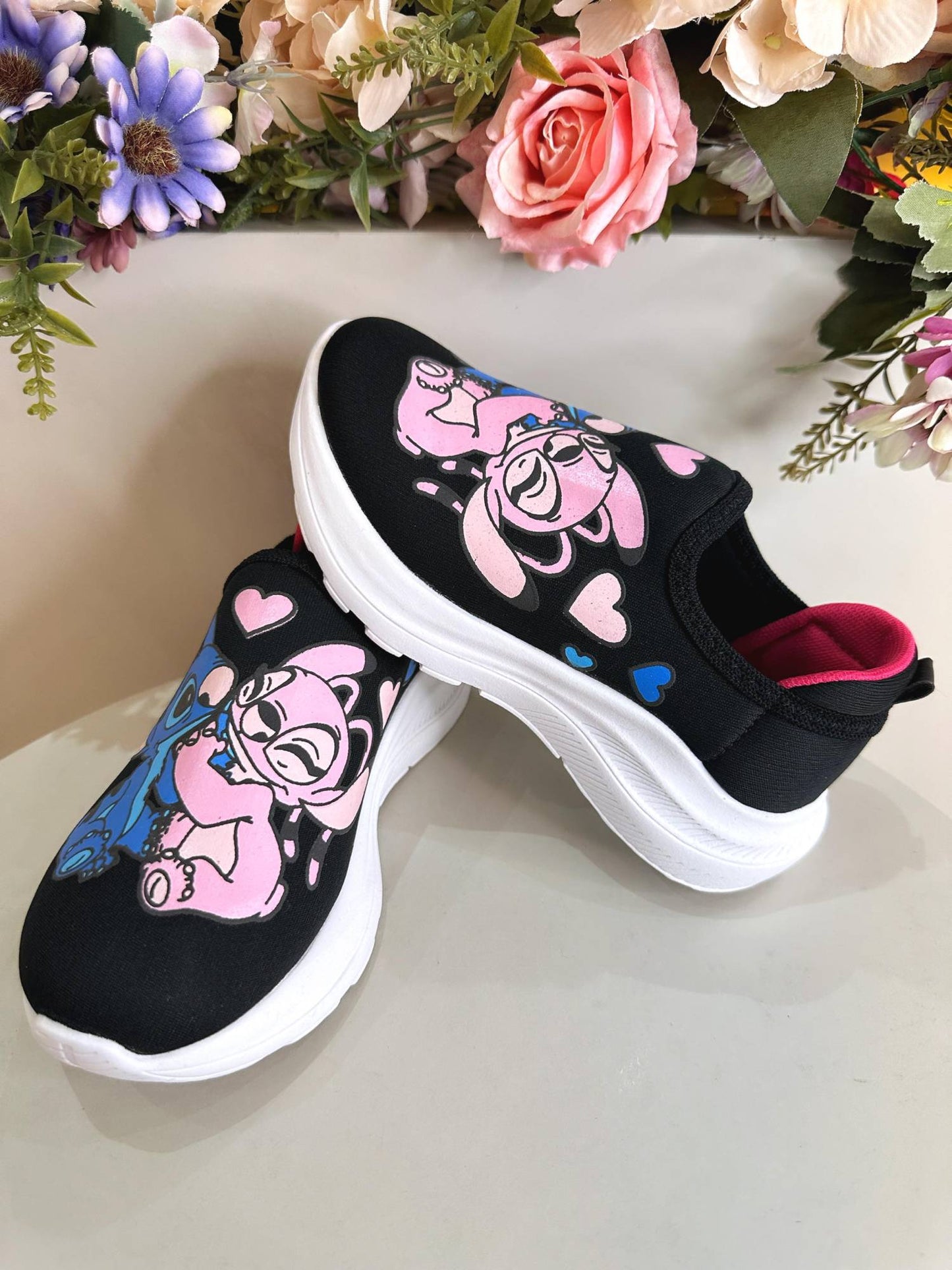 Zapatillas Easy-On para niña con temática de Lilo, Stitch y ángel en negro