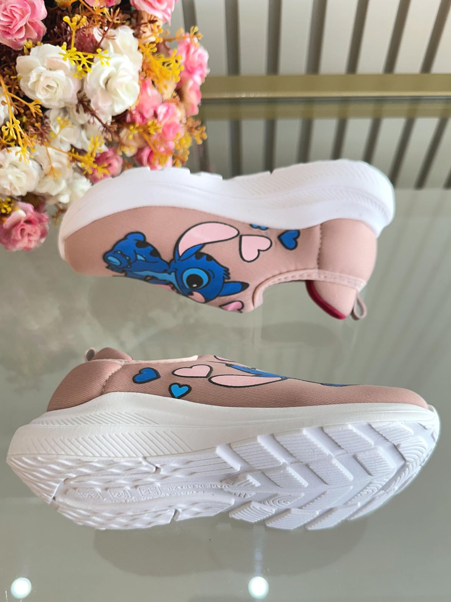 Zapatillas Easy-On para niña con temática de Lilo Stitch y Ángel color nude