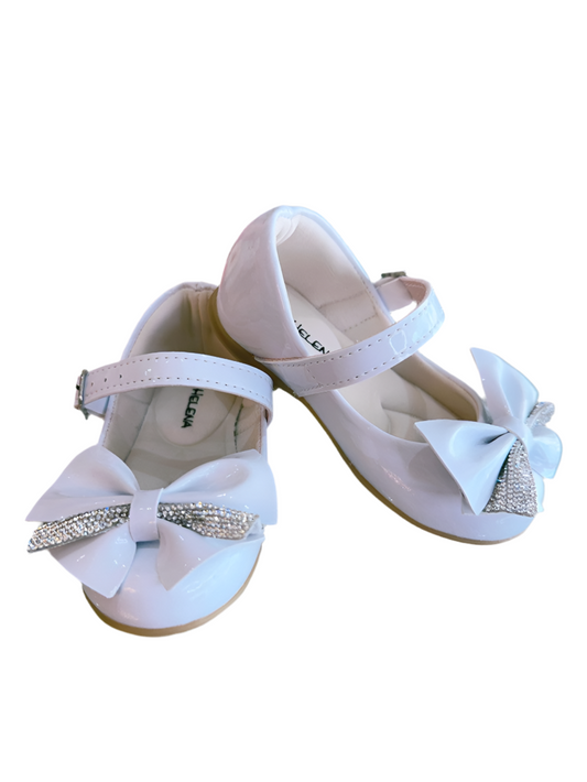 Zapato de charol blanco con aplique de lazo de diamantes de imitación de lujo 