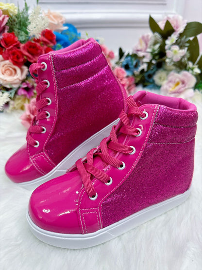 Botas de charol rosa de Barbie con purpurina y cordones