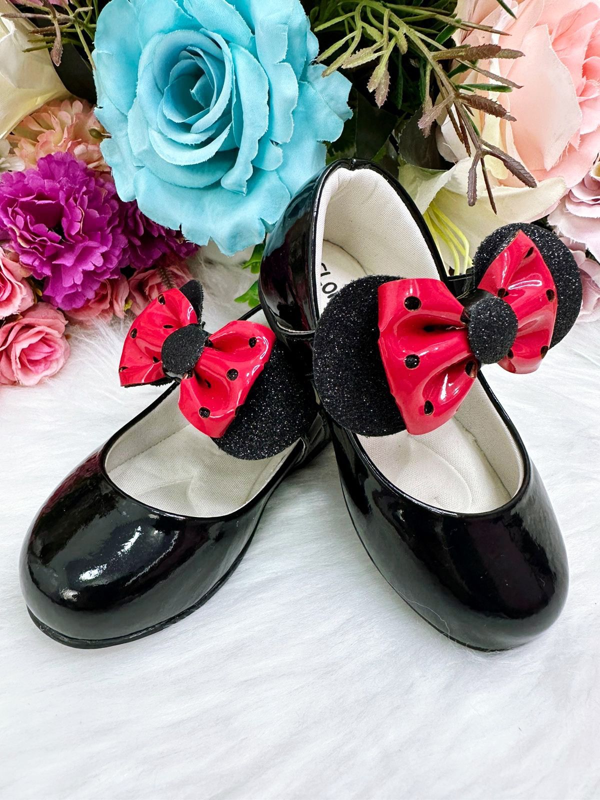 Zapato negro de súper lujo con lazo de Minnie