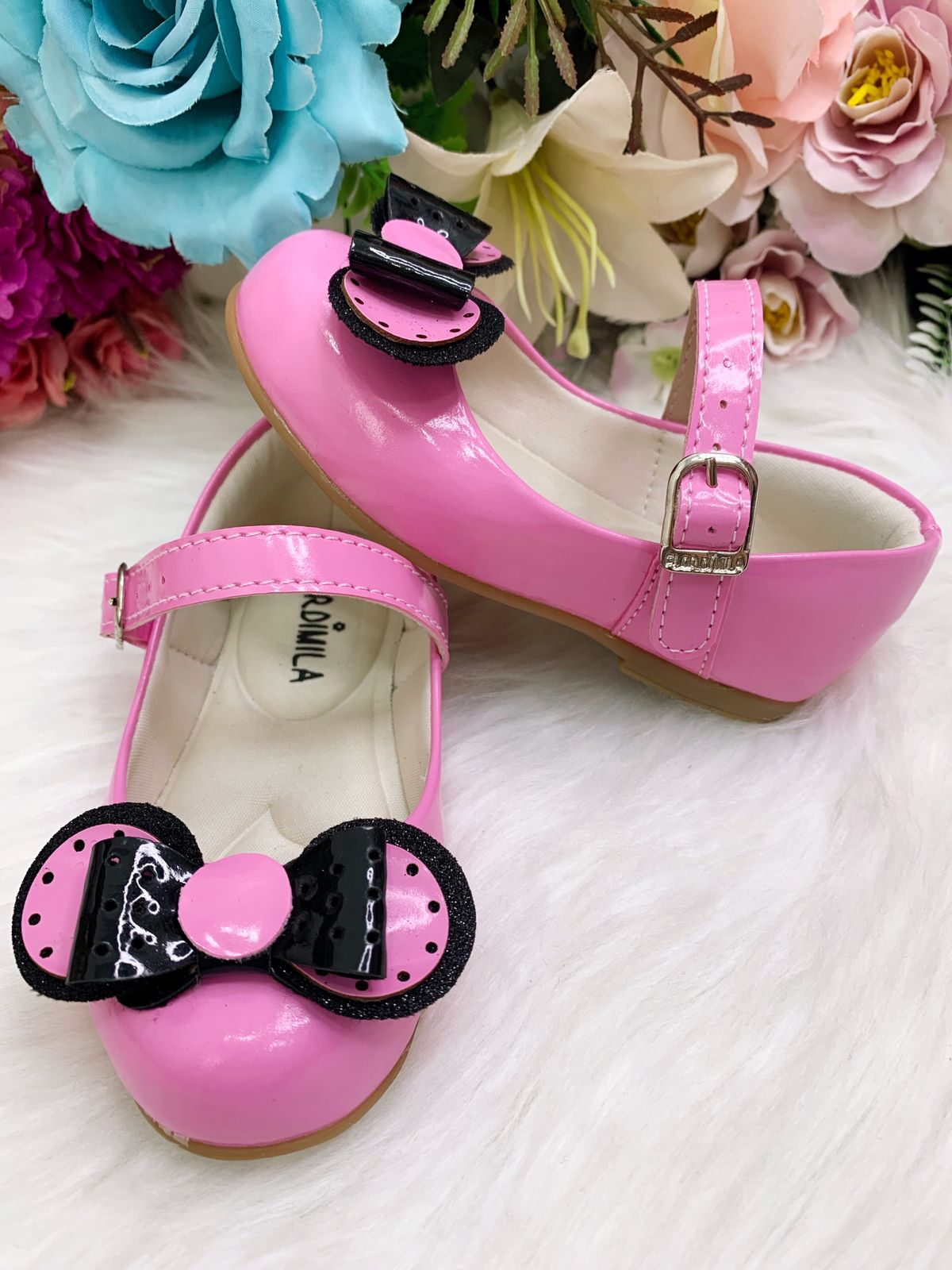 Zapato rosa chicle con lazo de Minnie súper lujoso