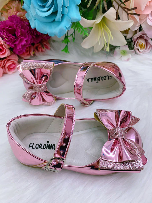 Zapatos rosas metalizados con lazo de purpurina de lujo 