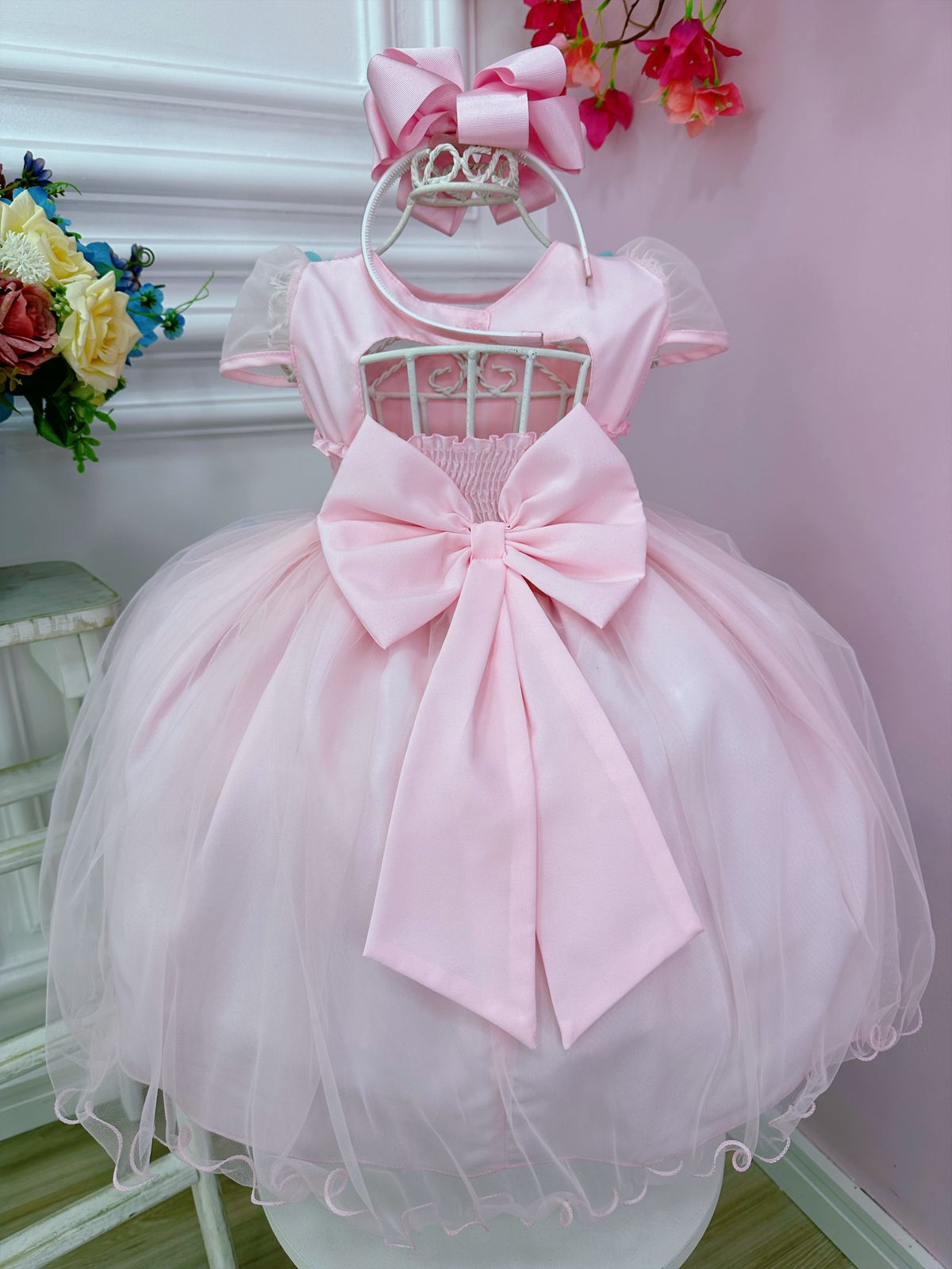 Vestido infantil rosa con apliques de flores de mariposa plisadas