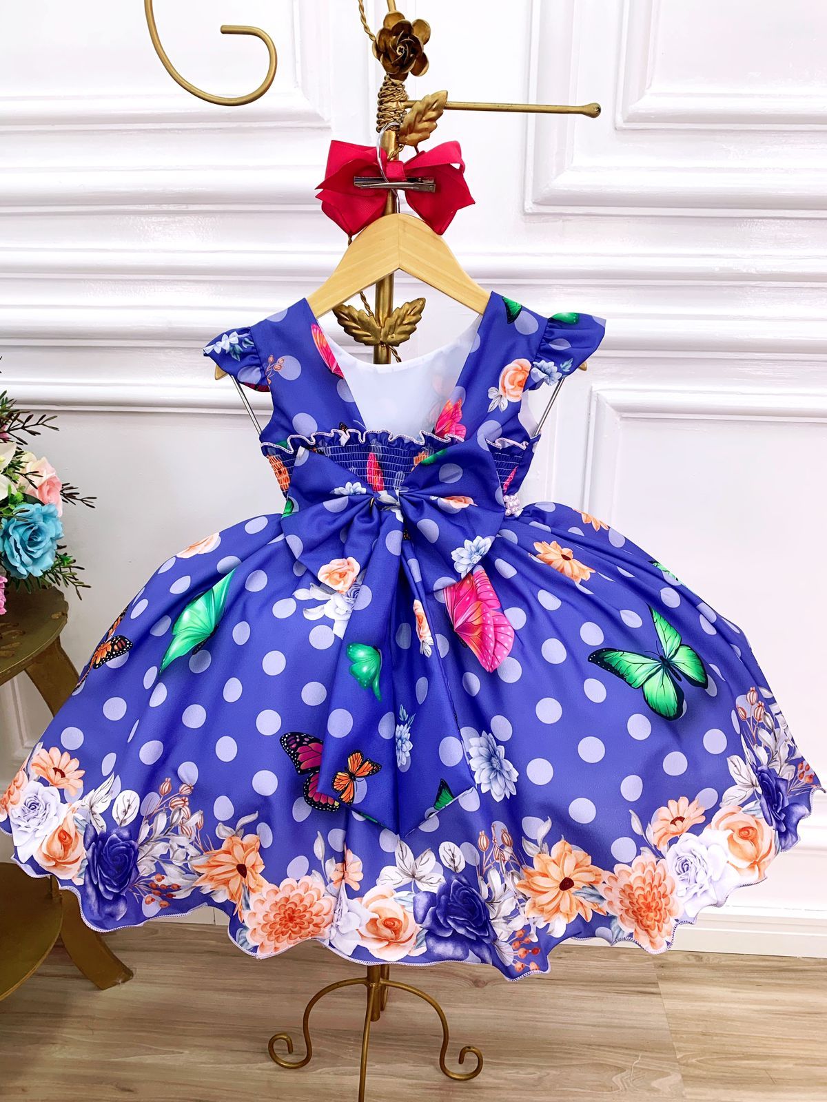 Vestido infantil de jardín de mariposas lila con cinturón de perlas