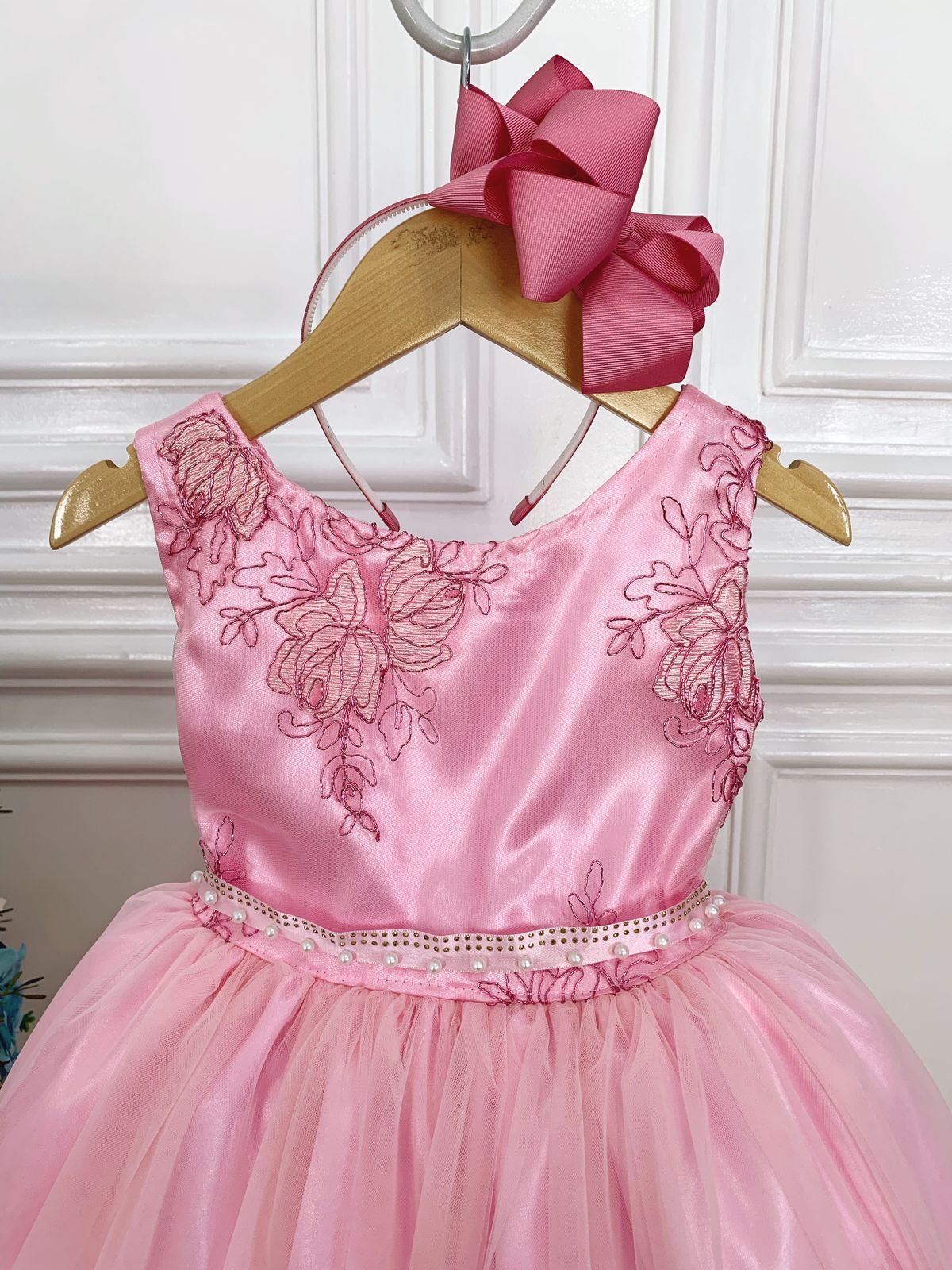 Vestido de dama de honor infantil rosa con cinturón de perlas y diamantes de imitación