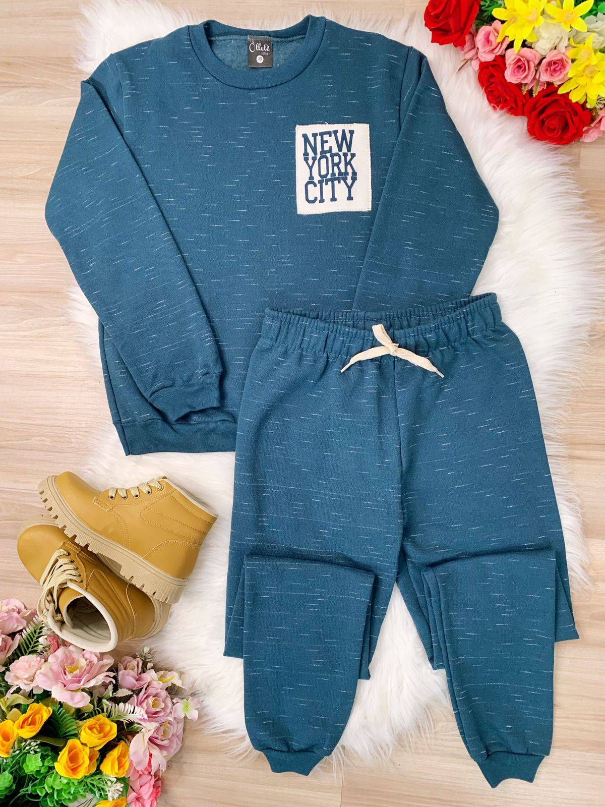 Conjunto de sudadera, blusa y pantalón azul petróleo de Nueva York 