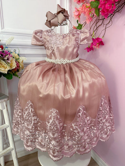 Vestido infantil rosa con encaje real y cinturón de perlas