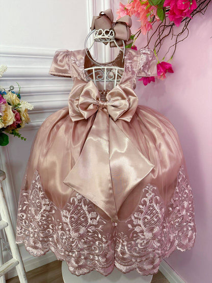 Vestido infantil rosa con encaje real y cinturón de perlas