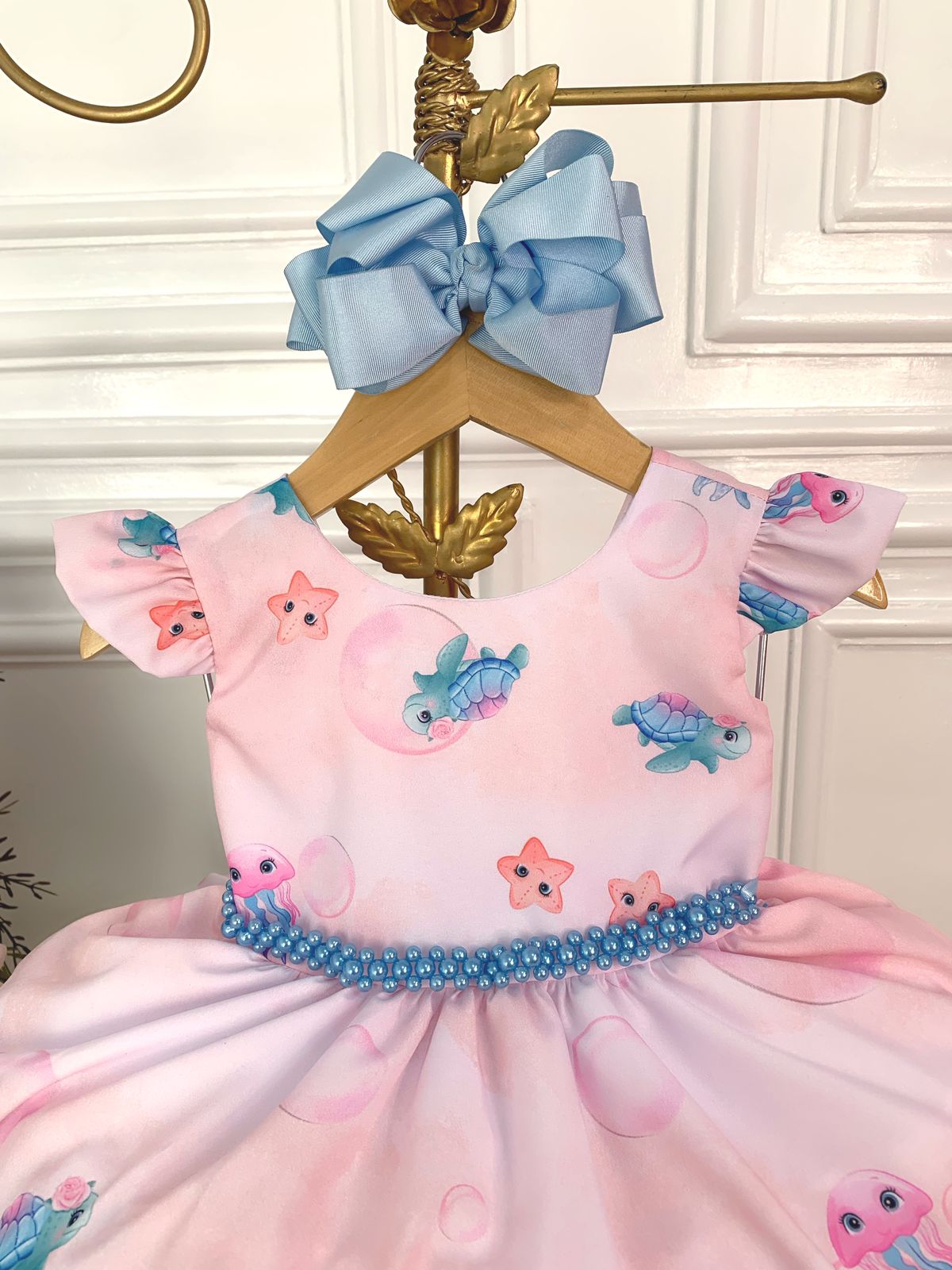 Vestido de princesa sirena con perlas de Ariel y sus amigas