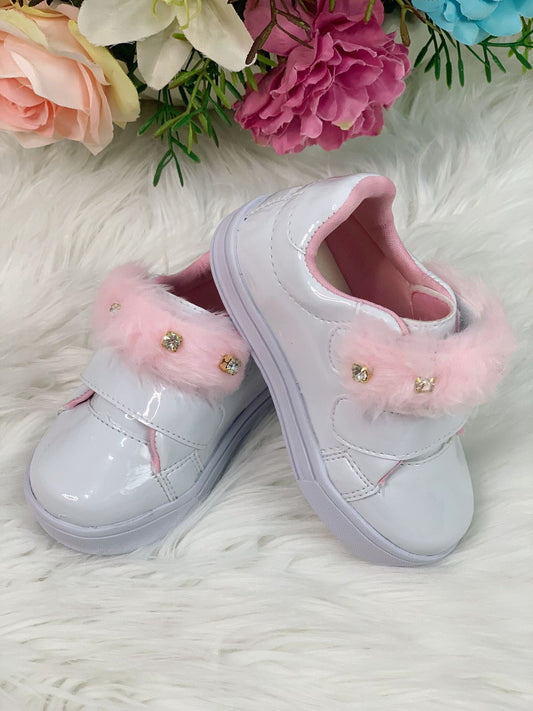 Zapatillas blancas de charol con felpa y pedrería para niñas 