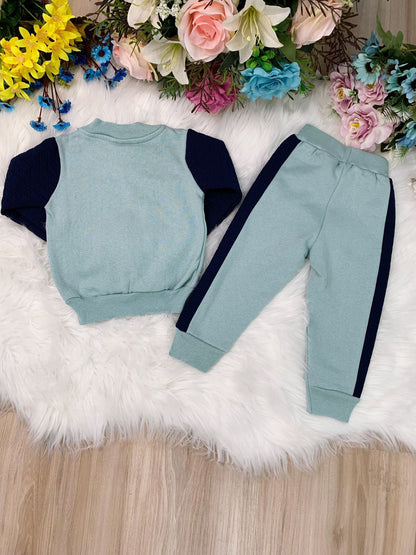 Conjunto de sudadera, chaqueta y pantalón verde y azul marino 