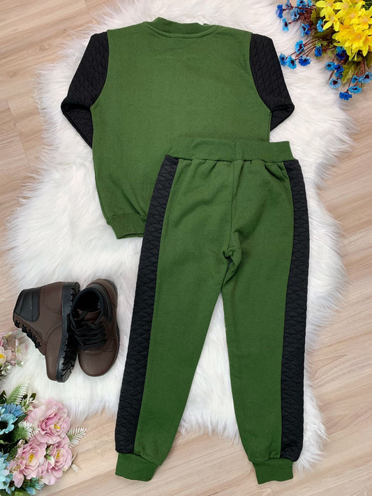 Conjunto de sudadera, chaqueta y pantalón verde oscuro 