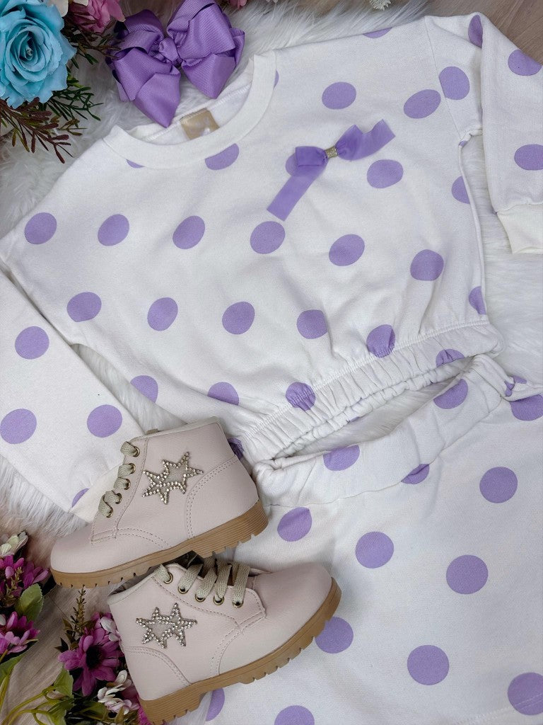 Conjunto de sudadera, blusa y falda en blanco roto y lila 