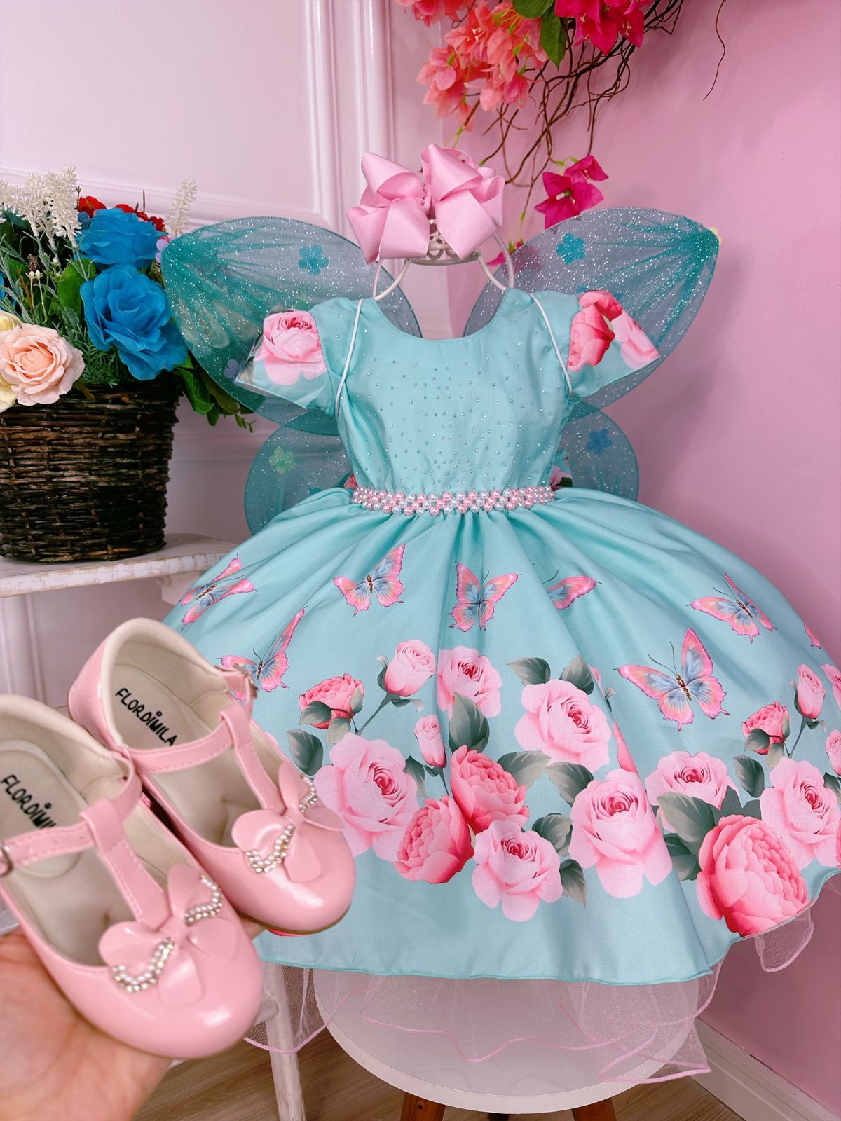 Vestido infantil con diamantes de imitación y mariposas verdes