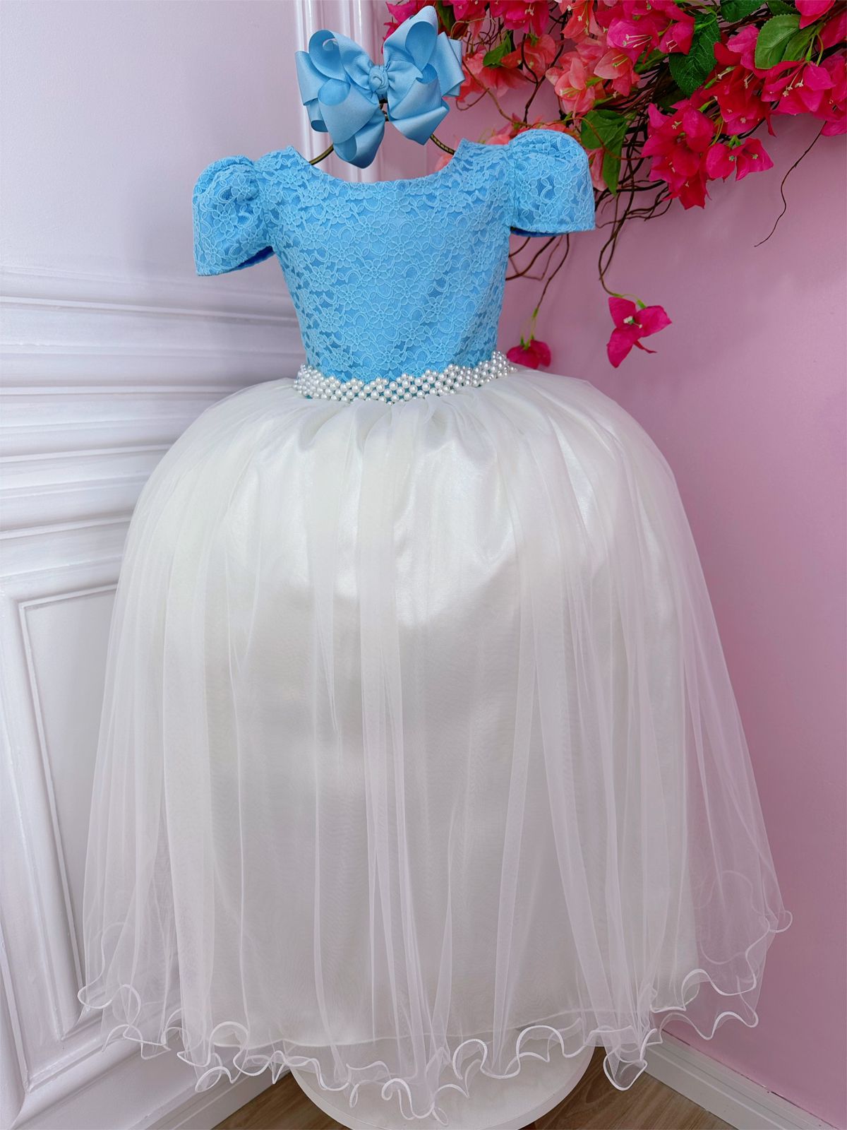 Vestido infantil azul con encaje y falda blanquecina larga para mujer