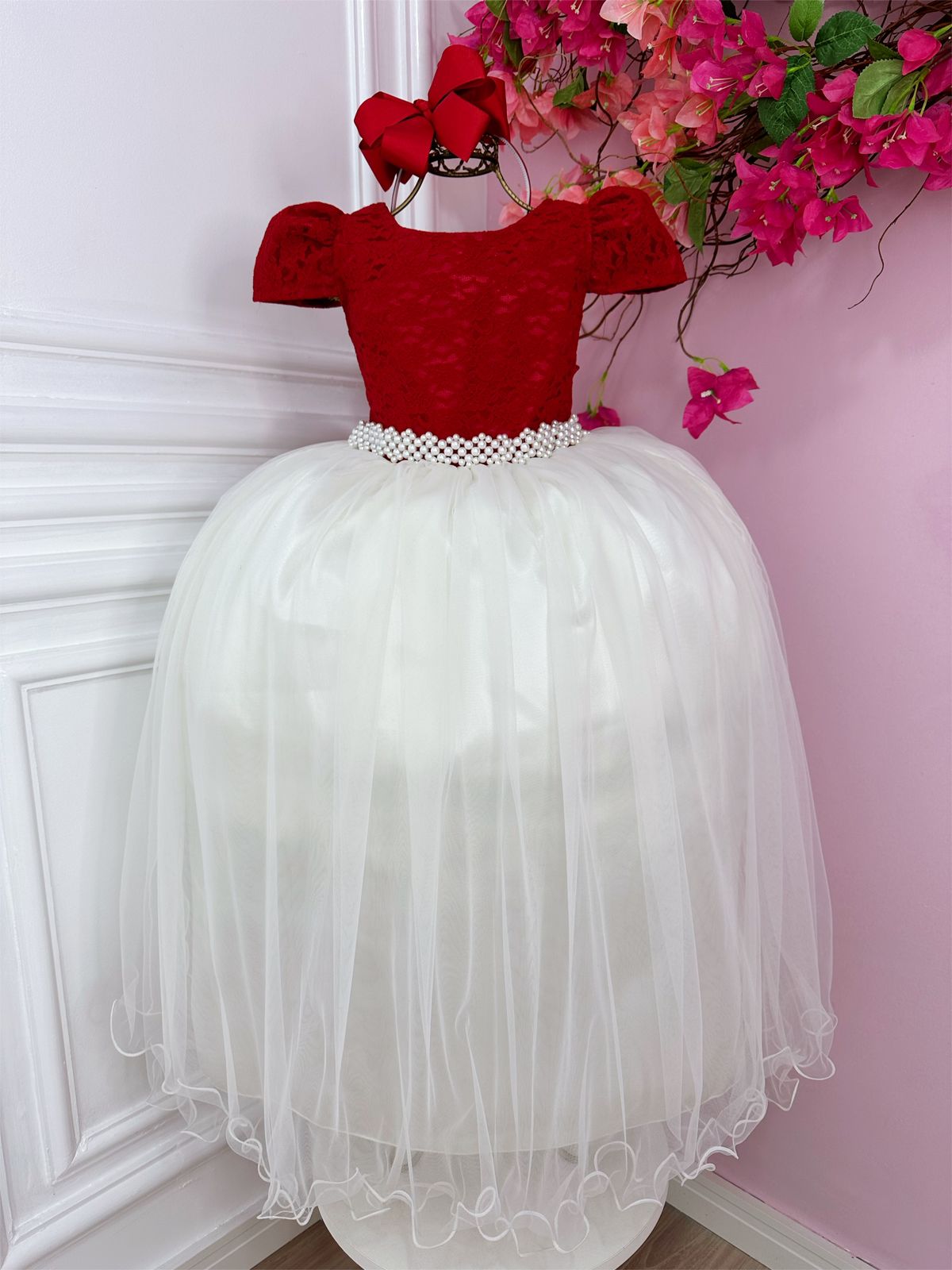Vestido infantil de encaje rojo y falda larga color hueso