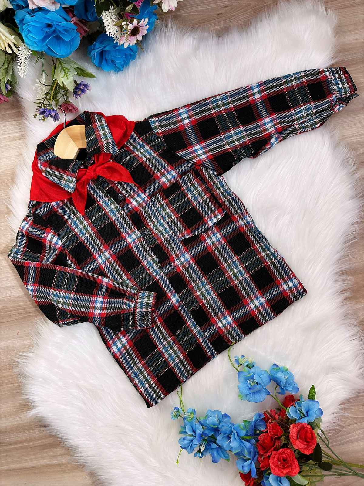 Camisa a cuadros Junino negra, blanca y roja con bufanda