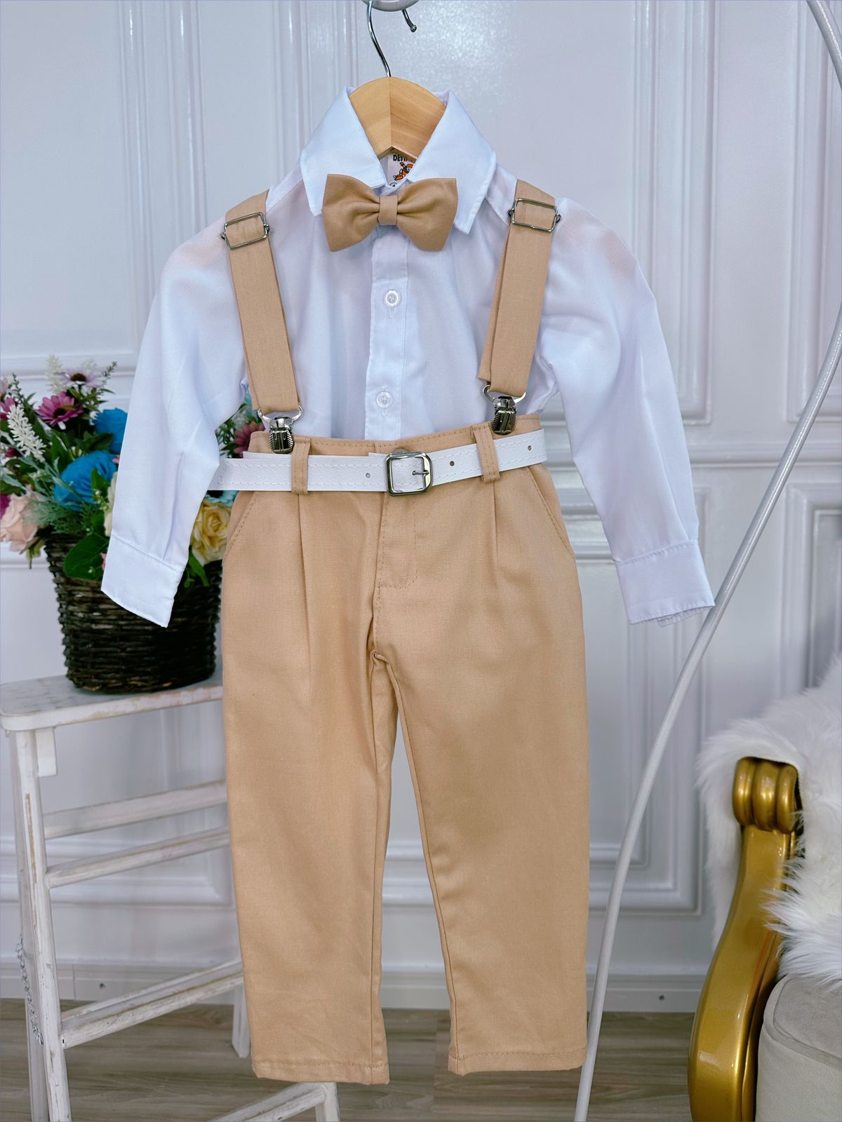 Conjunto Formal: Camisa, Corbata, Pantalón y Tirantes, Color Caqui 