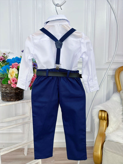 Conjunto de camisa, corbata, pantalón y tirantes azul marino 