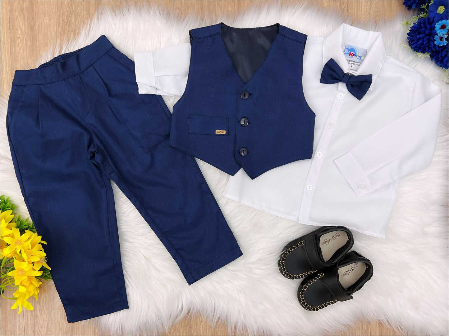 Conjunto formal azul marino: pantalón, camisa, chaleco, corbata 