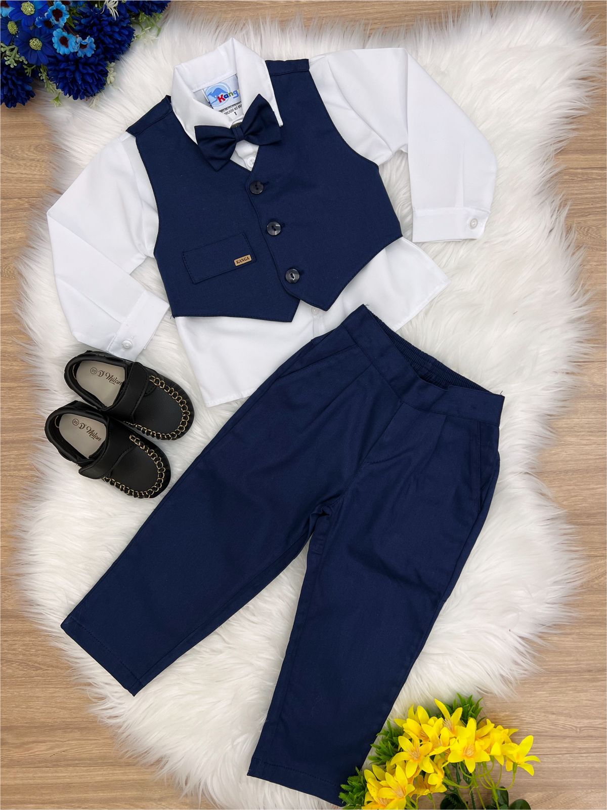 Conjunto formal azul marino: pantalón, camisa, chaleco, corbata 