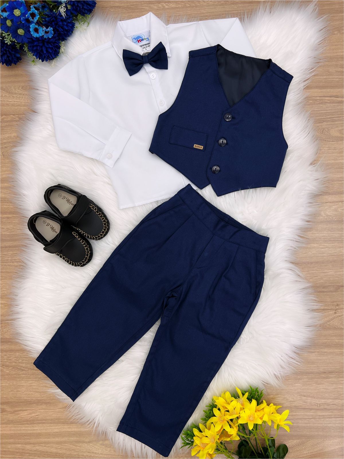 Conjunto formal azul marino: pantalón, camisa, chaleco, corbata 